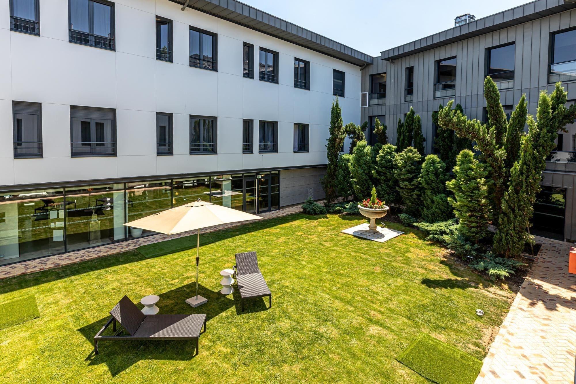 Les Jardins De St Cloud Aparthotel Saint-Cloud Bagian luar foto